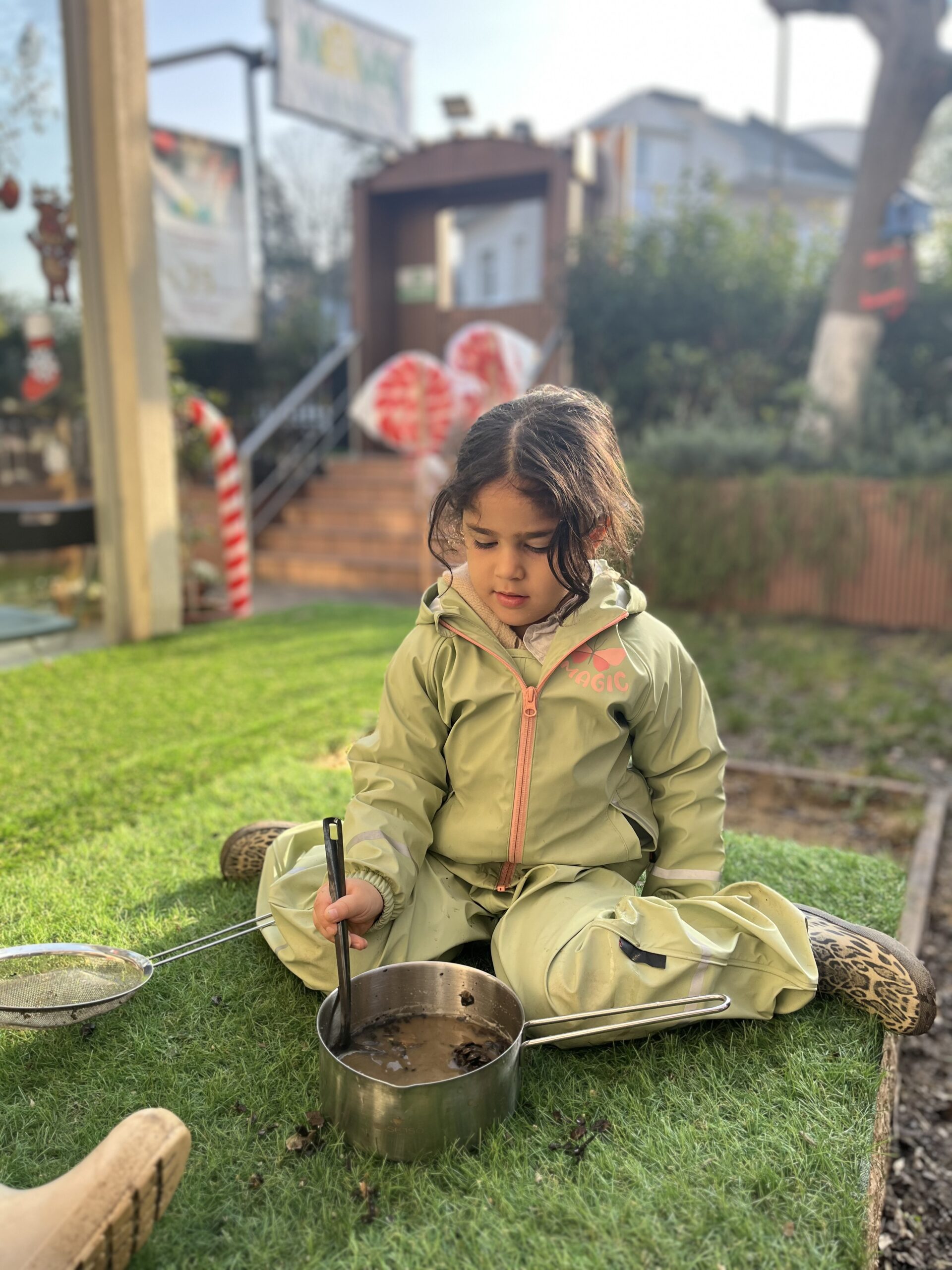 Bahçeşehir Nova Anaokulu bahçe ve açık hava oyun alanı